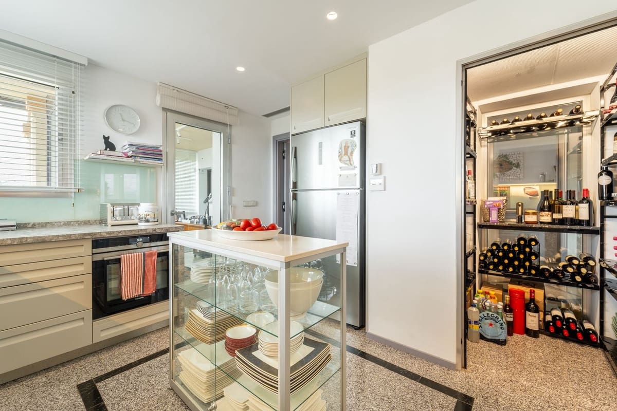 5 quarto Apartamento para venda em Nueva Andalucia com piscina garagem - 3 250 000 € (Ref: 10039265)