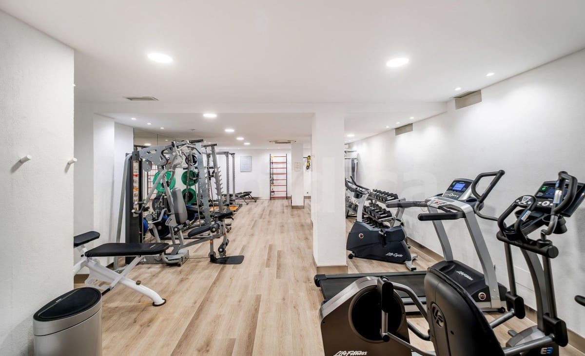 5 quarto Apartamento para venda em Nueva Andalucia com piscina garagem - 3 250 000 € (Ref: 10039265)