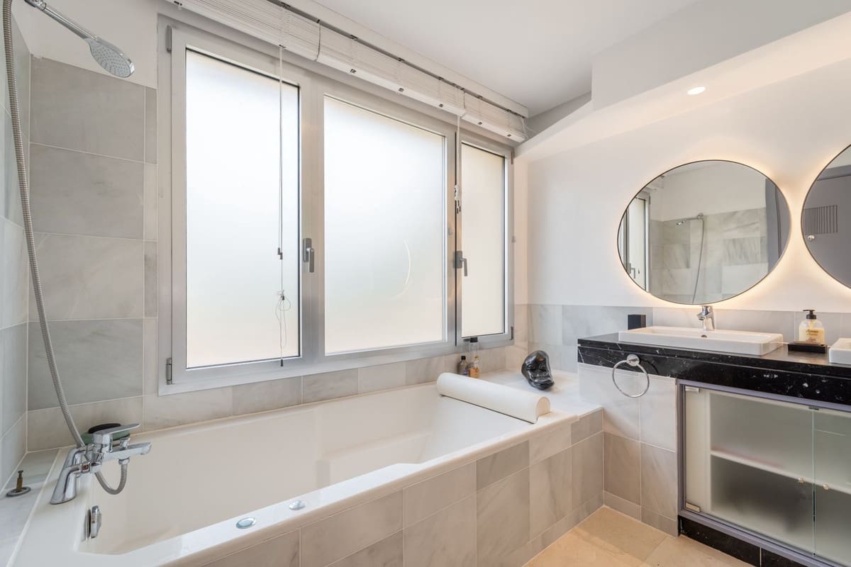 5 quarto Apartamento para venda em Nueva Andalucia com piscina garagem - 3 250 000 € (Ref: 10039265)