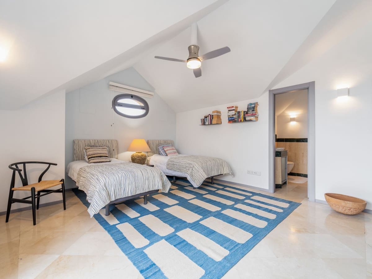 5 quarto Apartamento para venda em Nueva Andalucia com piscina garagem - 3 250 000 € (Ref: 10039265)