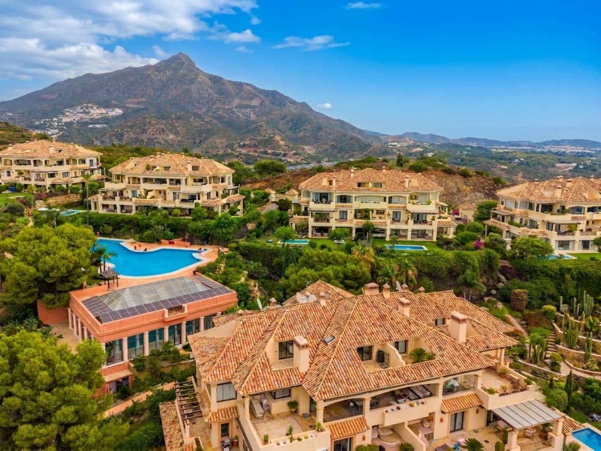 5 quarto Apartamento para venda em Nueva Andalucia com piscina garagem - 3 250 000 € (Ref: 10039265)