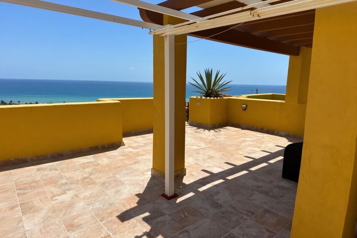 2 chambre Appartement à vendre à La Duquesa / Puerto de la Duquesa avec piscine garage - 440 000 € (Ref: 10042228)