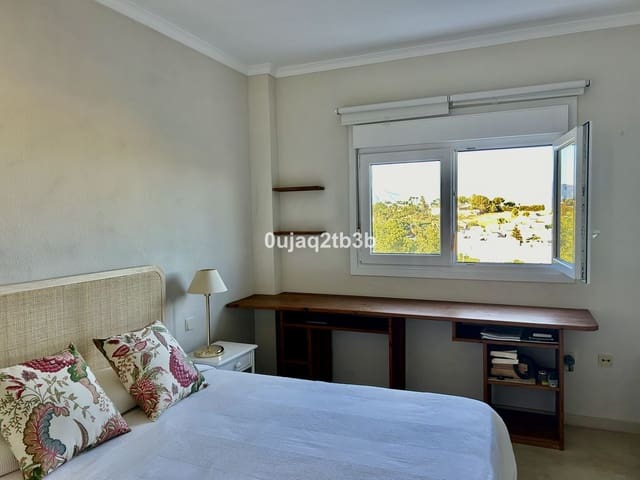 Apartamento de 1 habitación en New Golden Mile, Estepona en venta con piscina - 235.000 € (Ref: 10042229)