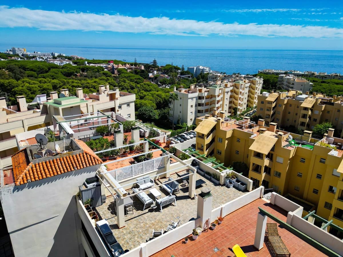 2 sovrum Lägenhet till salu i Calahonda med pool - 395 000 € (Ref: 10042230)