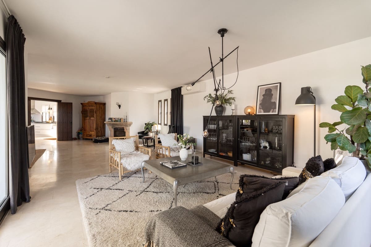 6 sovrum Villa till salu i Benalmadena med pool - 1 895 000 € (Ref: 10042233)