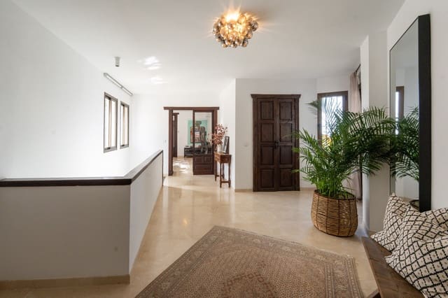 6 sovrum Villa till salu i Benalmádena med pool - 1 895 000 € (Ref: 10042233)