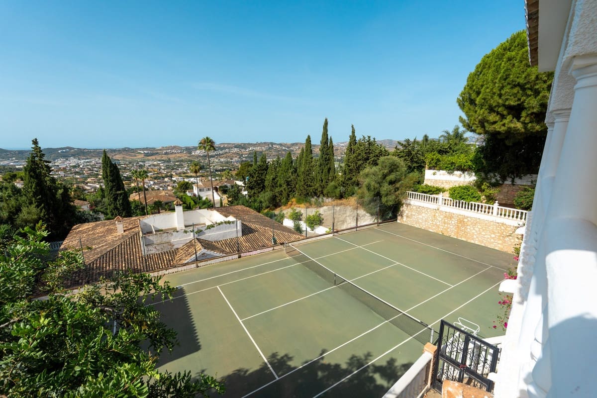6 sovrum Villa till salu i Benalmadena med pool - 1 895 000 € (Ref: 10042233)