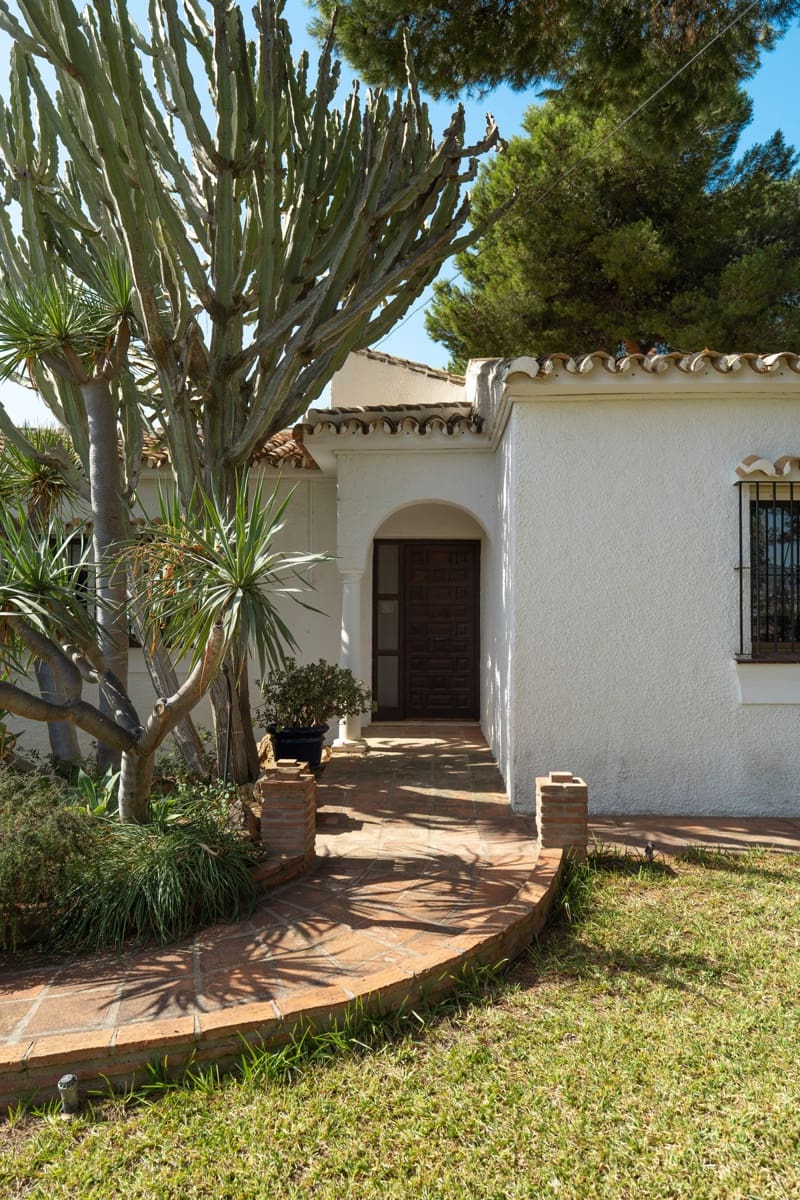 6 sovrum Villa till salu i Benalmadena med pool - 1 895 000 € (Ref: 10042233)