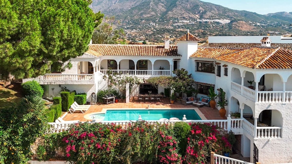 6 sovrum Villa till salu i Benalmadena med pool - 1 895 000 € (Ref: 10042233)