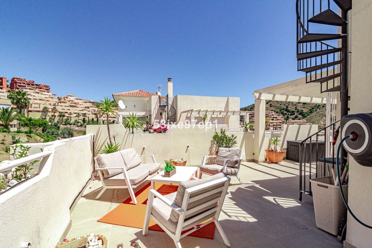 2 slaapkamer Appartement te koop in Calahonda met zwembad garage - € 439.000 (Ref: 10044363)