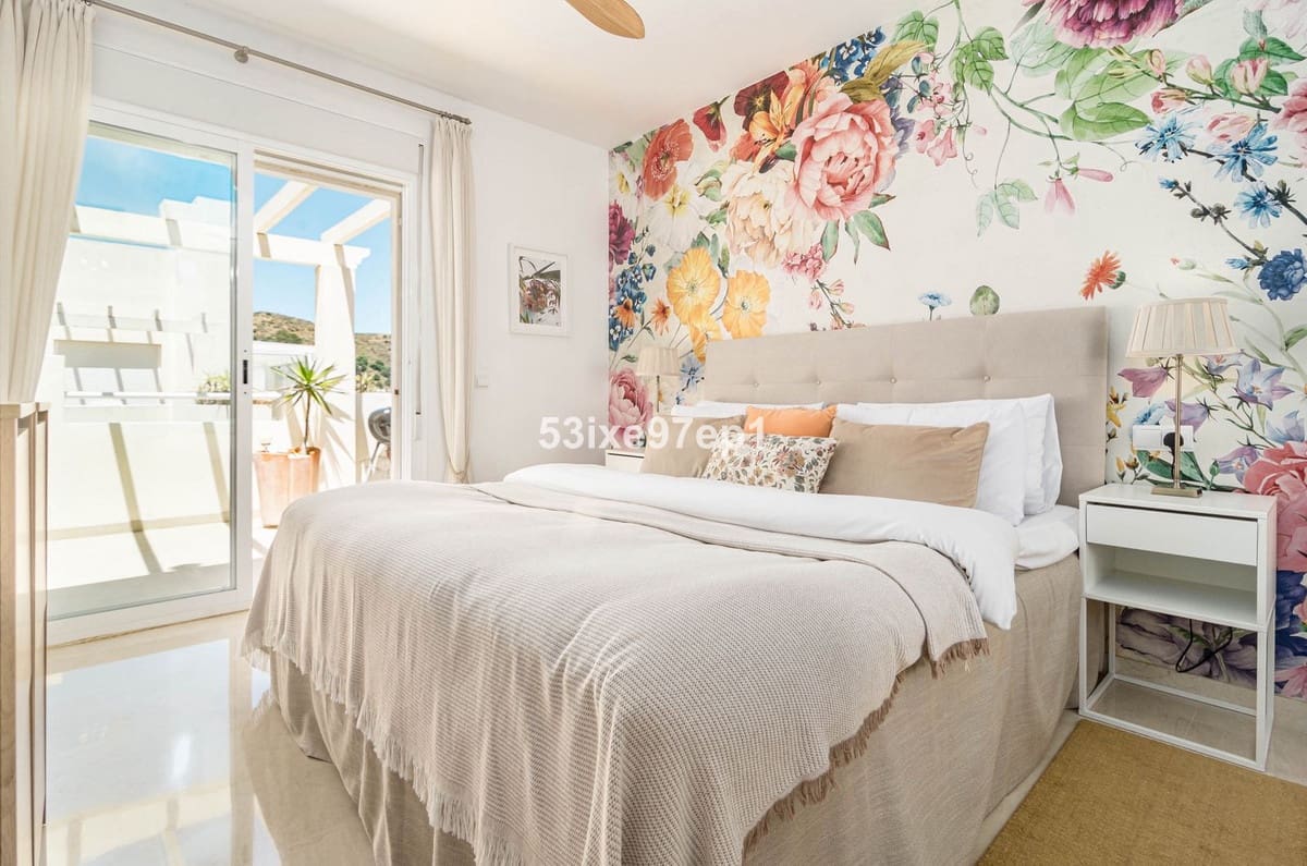 2 slaapkamer Appartement te koop in Calahonda met zwembad garage - € 439.000 (Ref: 10044363)