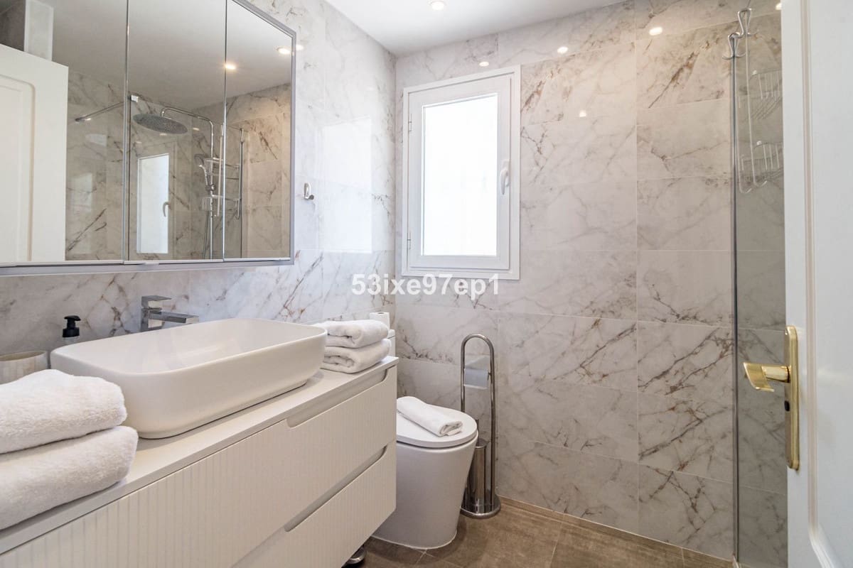 2 slaapkamer Appartement te koop in Calahonda met zwembad garage - € 439.000 (Ref: 10044363)