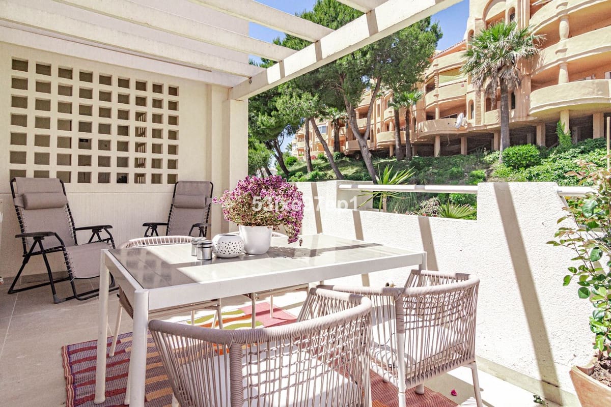 2 slaapkamer Appartement te koop in Calahonda met zwembad garage - € 439.000 (Ref: 10044363)