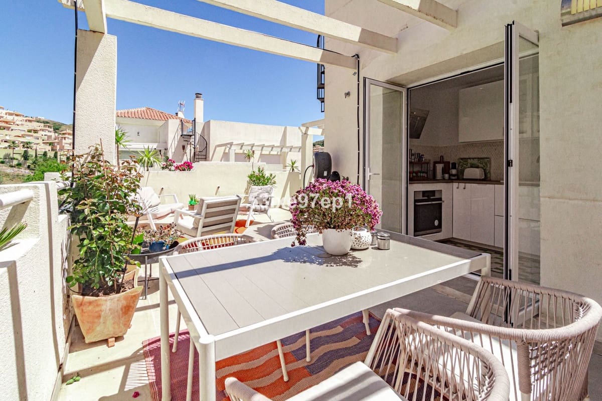 2 slaapkamer Appartement te koop in Calahonda met zwembad garage - € 439.000 (Ref: 10044363)