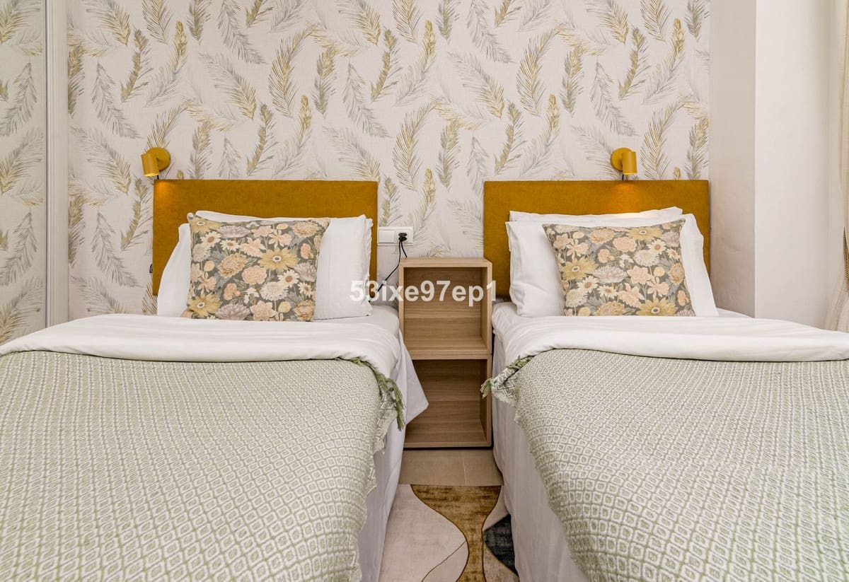 2 slaapkamer Appartement te koop in Calahonda met zwembad garage - € 439.000 (Ref: 10044363)