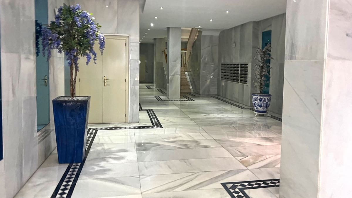 3 slaapkamer Appartement te koop in Marbella met zwembad garage - € 890.000 (Ref: 10044367)
