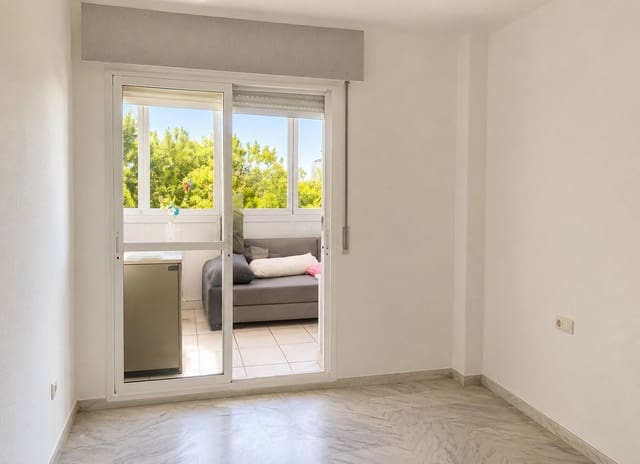2 bedroom Apartment for sale in Nueva Andalucia, Marbella with pool - € 459,000 (Ref: 10044369)