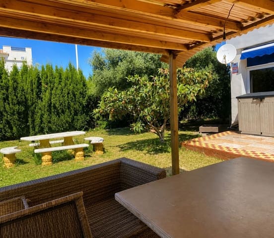 2 bedroom Apartment for sale in Nueva Andalucia, Marbella with pool - € 459,000 (Ref: 10044369)