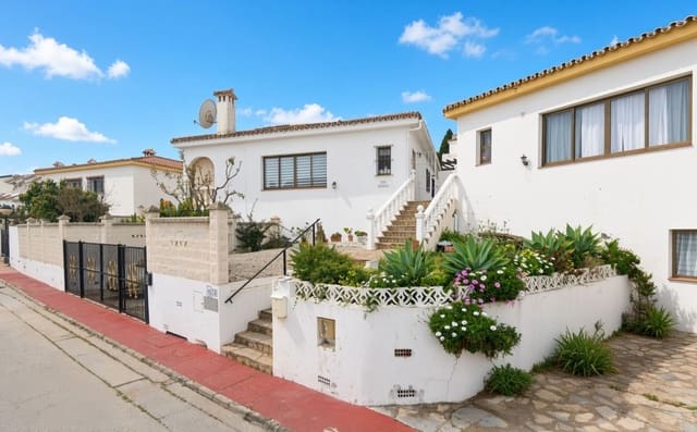 3 Zimmer Villa zu verkaufen in La Duquesa / Puerto de la Duquesa, Manilva mit Garage - 615.000 € (Ref: 10046081)