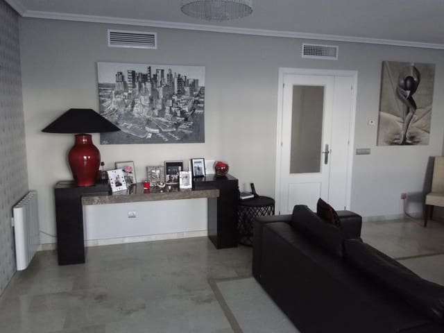 5 quarto Casa em Banda para venda em Bel-Air, Estepona - 610 000 € (Ref: 10061127)