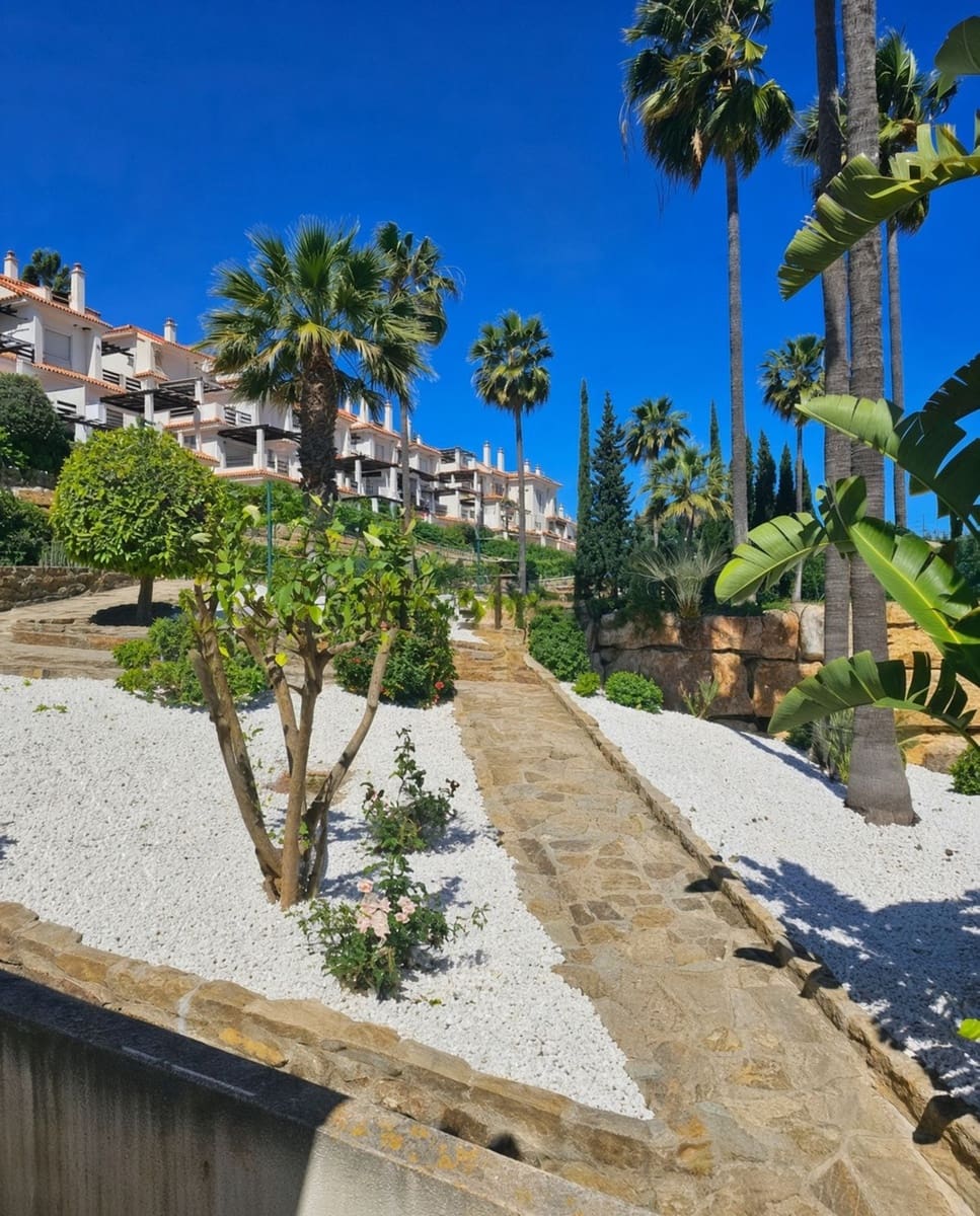 2 chambre Appartement à vendre à La Duquesa / Puerto de la Duquesa avec piscine - 273 000 € (Ref: 10061130)