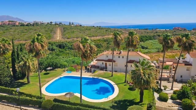 2 chambre Appartement à vendre à La Duquesa / Puerto de la Duquesa, Manilva avec piscine - 273 000 € (Ref: 10061130)