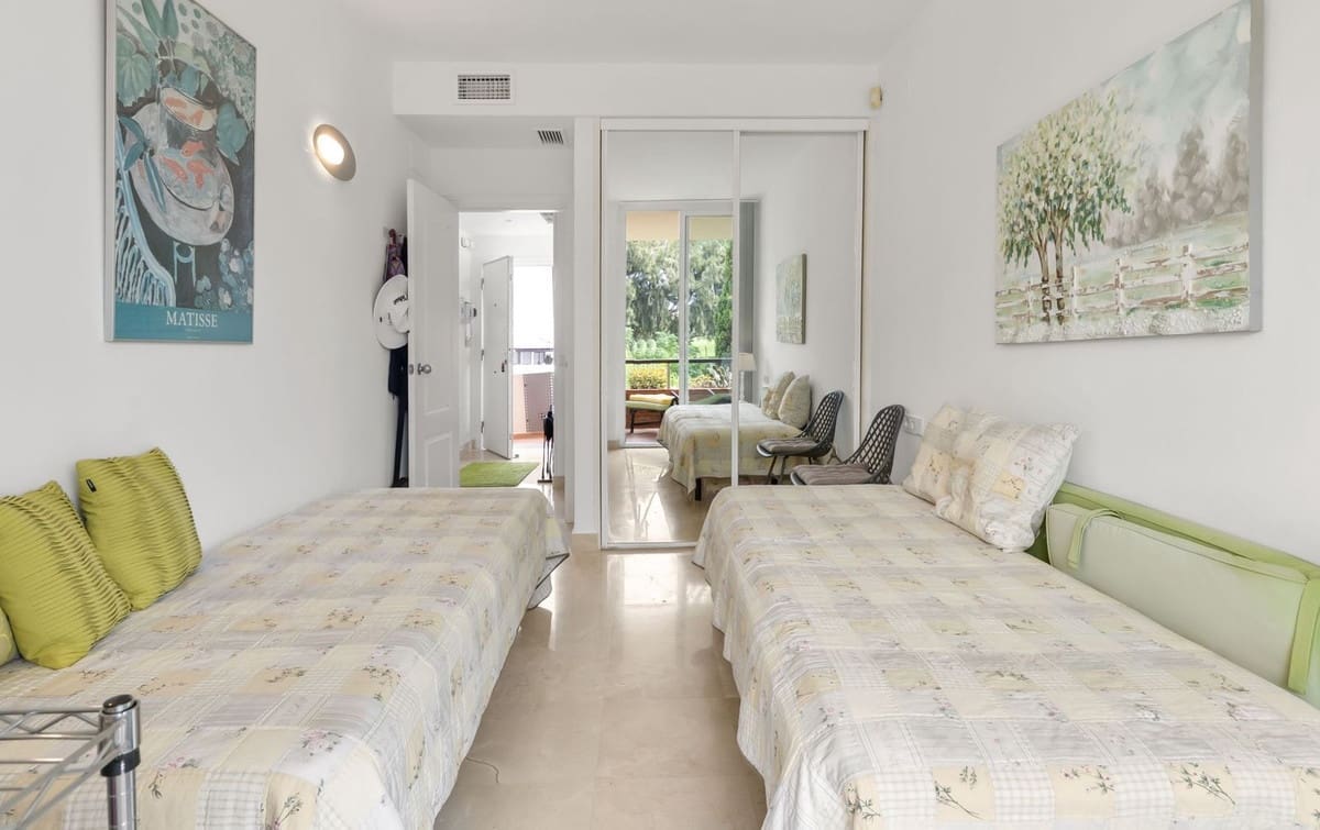 2 Zimmer Apartment zu verkaufen in Miraflores mit Pool - 360.000 € (Ref: 10061134)