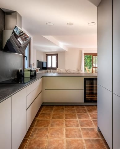 4 Zimmer Doppelhaus zu verkaufen in El Paraiso, Estepona mit Pool Garage - 739.000 € (Ref: 10061137)