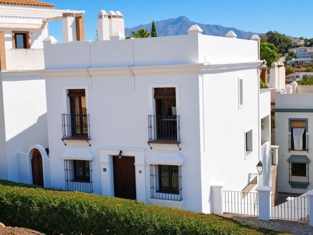 4 Zimmer Doppelhaus zu verkaufen in El Paraiso, Estepona mit Pool Garage - 739.000 € (Ref: 10061137)