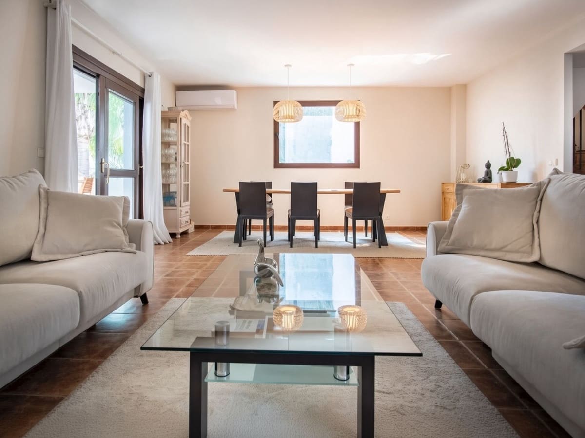 4 Zimmer Doppelhaus zu verkaufen in El Paraiso mit Pool Garage - 739.000 € (Ref: 10061137)