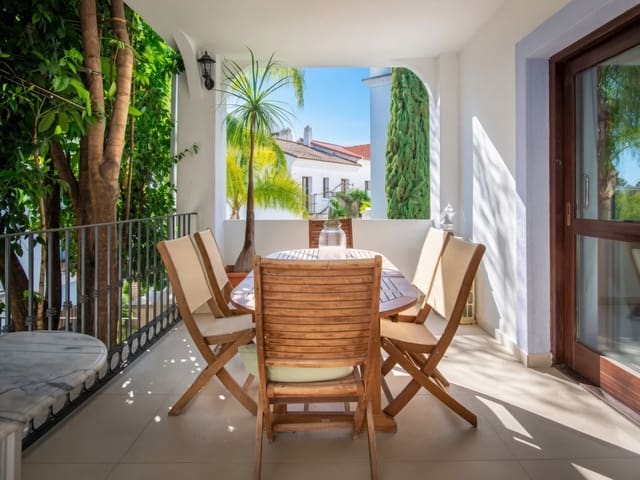 4 Zimmer Doppelhaus zu verkaufen in El Paraiso, Estepona mit Pool Garage - 739.000 € (Ref: 10061137)