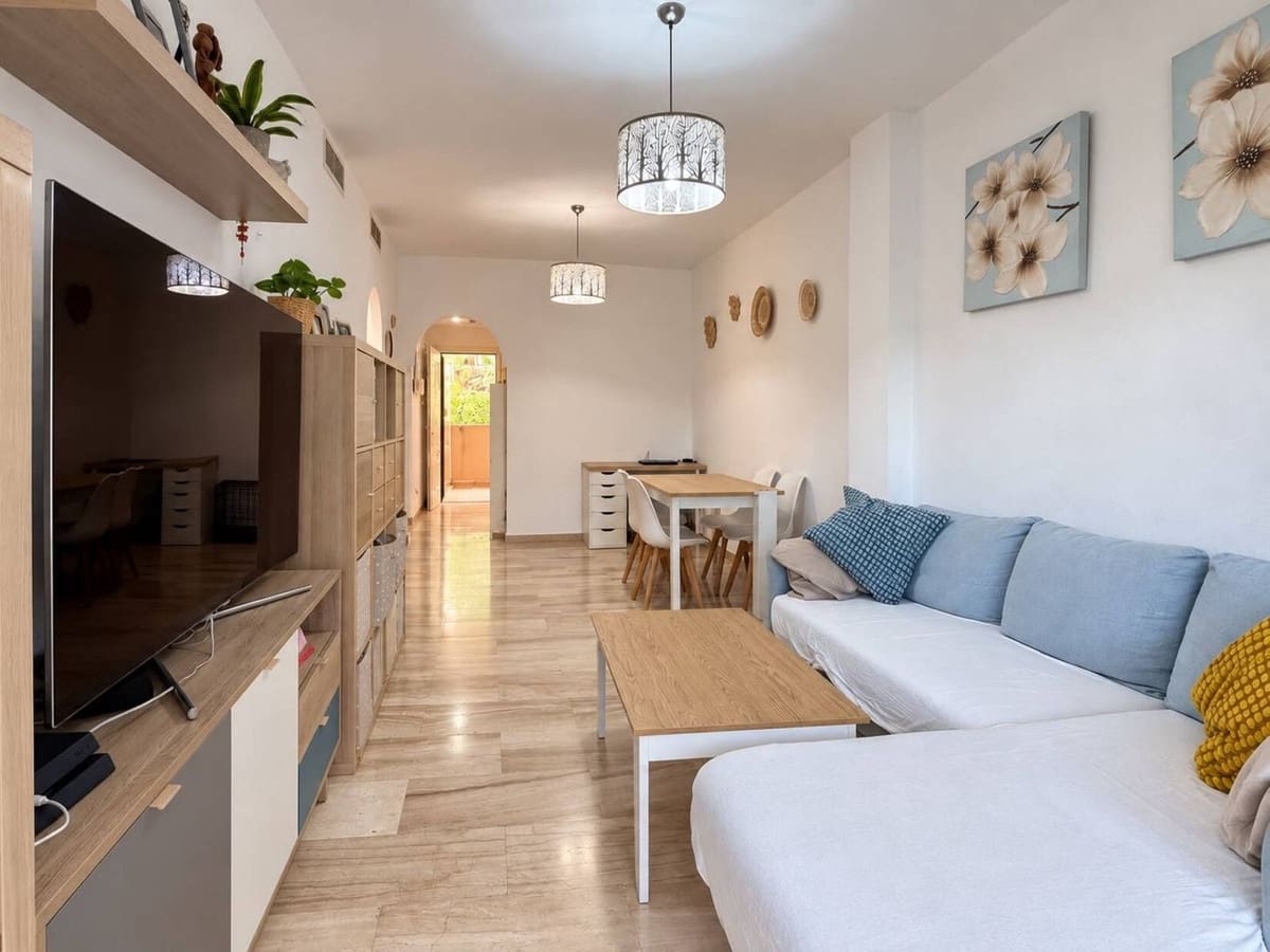 2 soveværelse Lejlighed til salg i Riviera del Sol med swimmingpool - € 295.000 (Ref: 10061140)