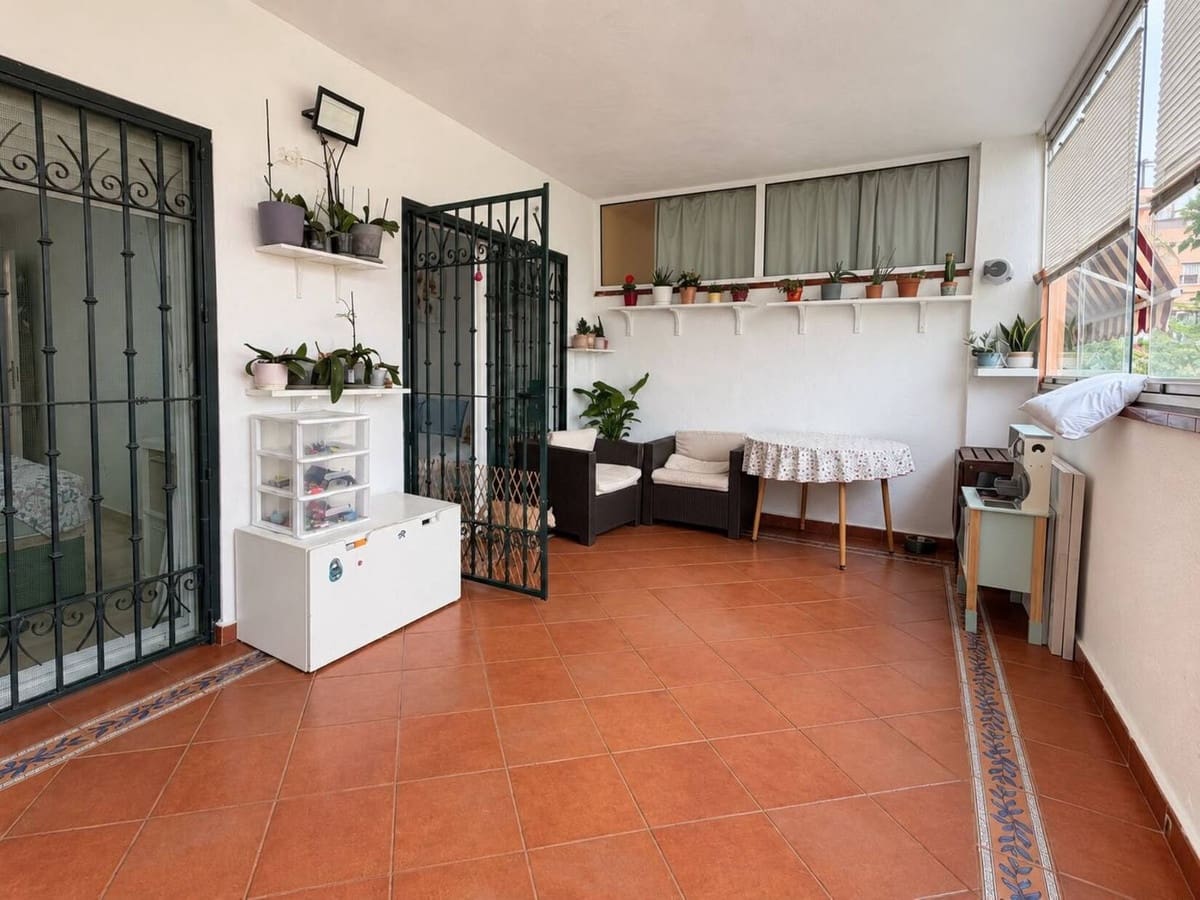 2 soveværelse Lejlighed til salg i Riviera del Sol med swimmingpool - € 295.000 (Ref: 10061140)