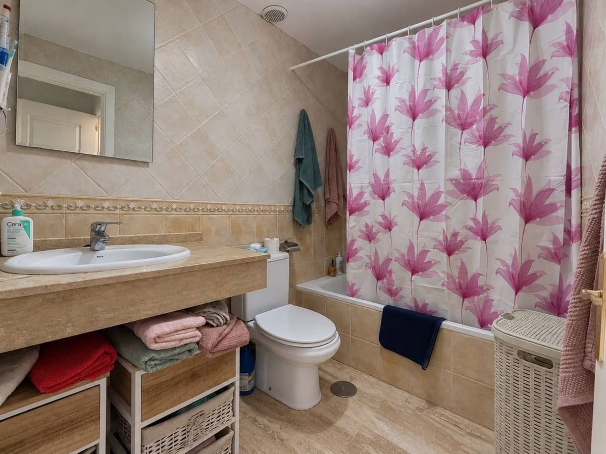 2 soveværelse Lejlighed til salg i Riviera del Sol med swimmingpool - € 295.000 (Ref: 10061140)