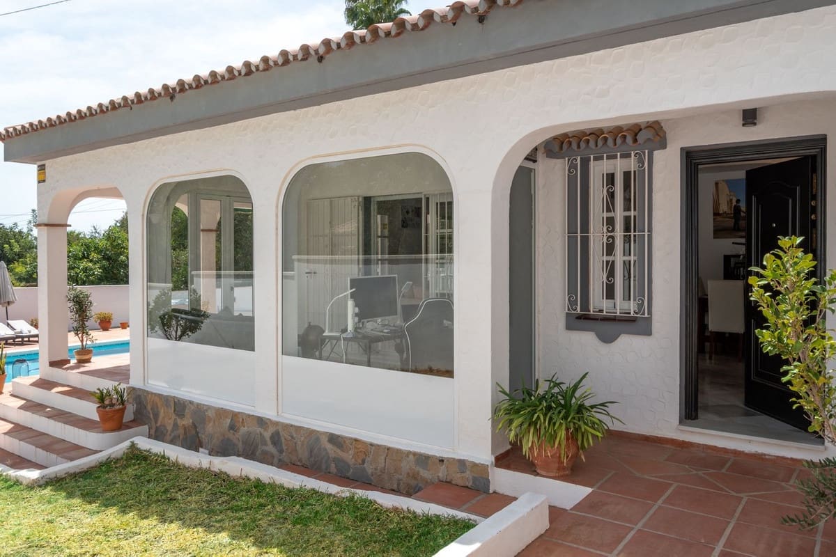 3 bedroom Villa for sale in Benalmadena with pool garage - € 895,000 (Ref: 10061145)
