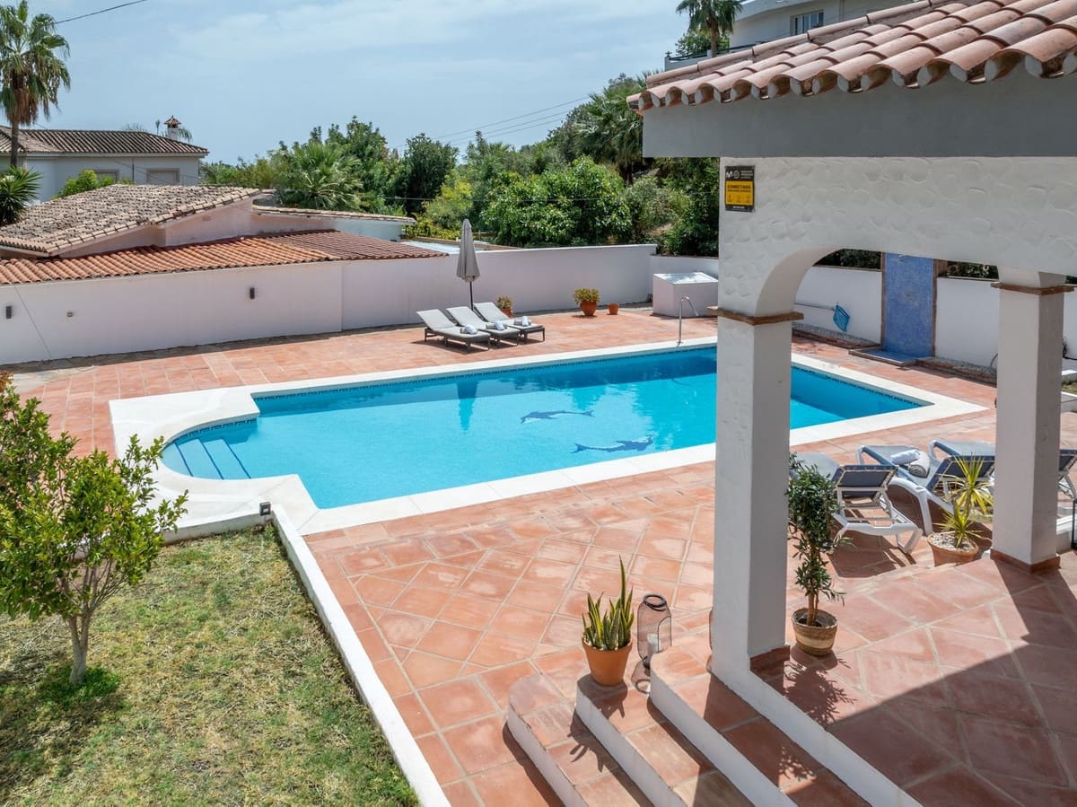 3 bedroom Villa for sale in Benalmadena with pool garage - € 895,000 (Ref: 10061145)