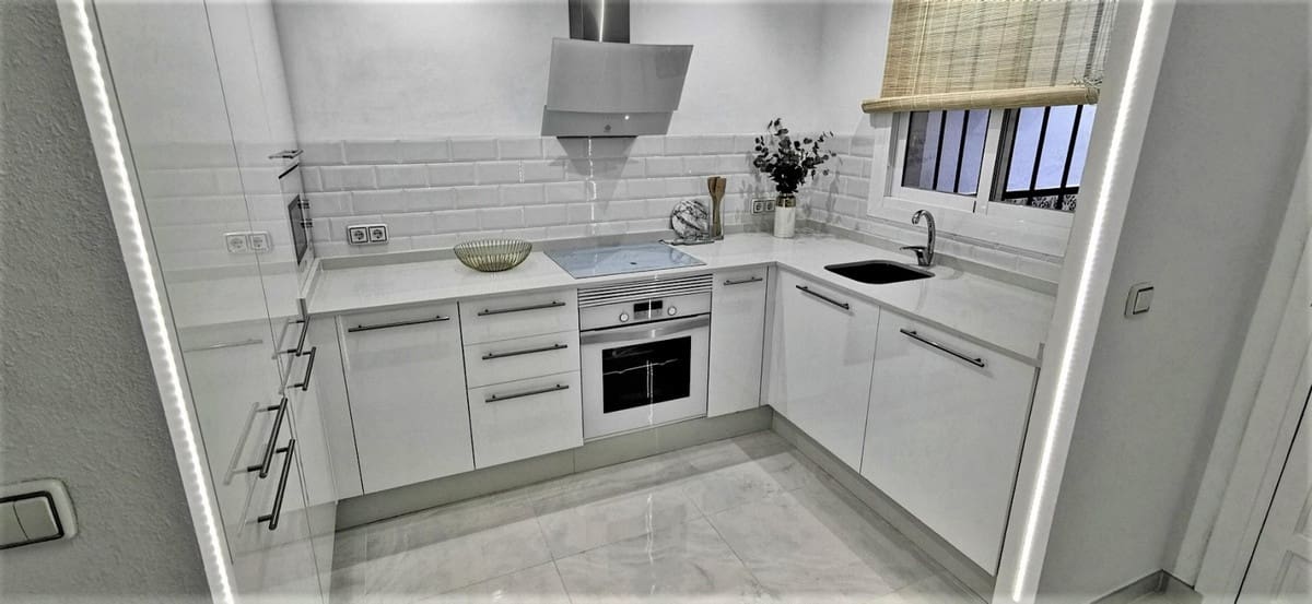 2 sypialnia Dom na sprzedaż w Estepona - 395 000 € (Ref: 10061146)