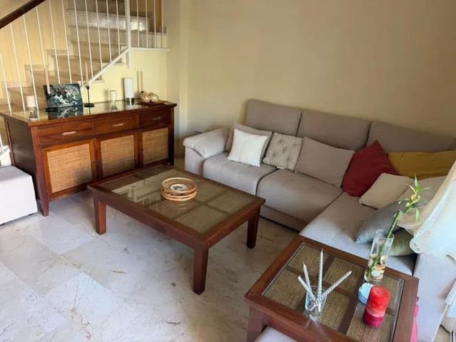 4 soverom Hus til salgs i El Rosario, Marbella med svømmebasseng garasje - € 585 000 (Ref: 10061149)
