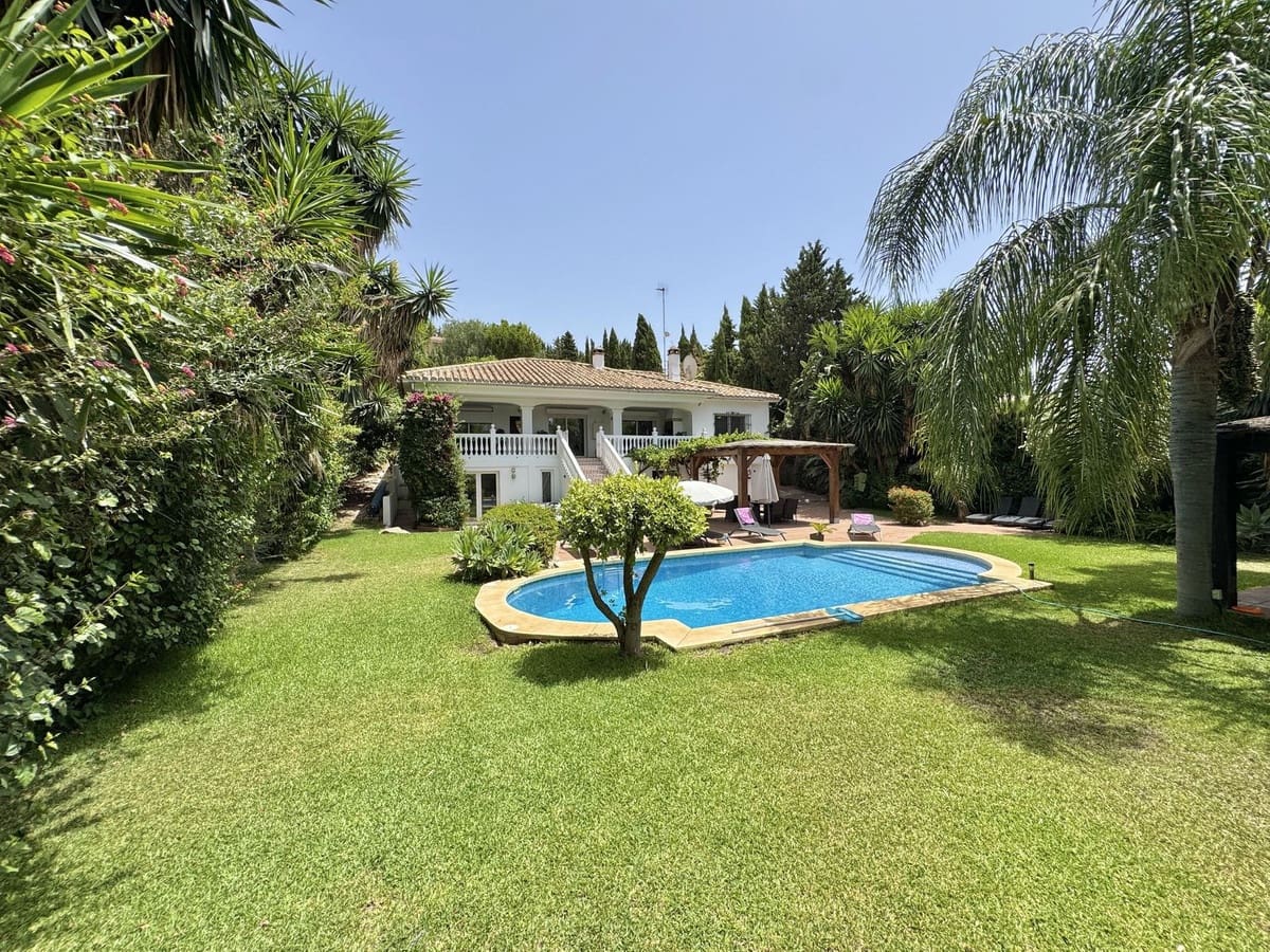 6 Zimmer Villa zu verkaufen in Benalmadena mit Pool Garage - 1.350.000 € (Ref: 10061152)