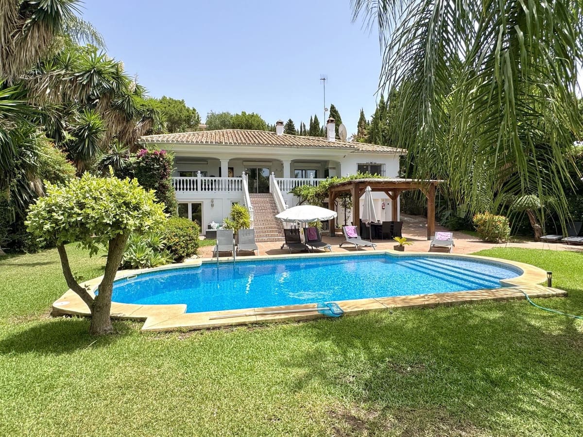 6 Zimmer Villa zu verkaufen in Benalmadena mit Pool Garage - 1.350.000 € (Ref: 10061152)