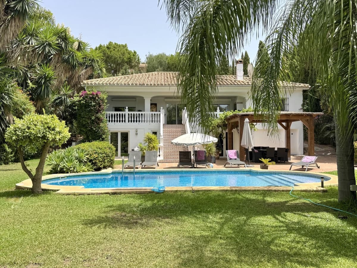 6 Zimmer Villa zu verkaufen in Benalmadena mit Pool Garage - 1.350.000 € (Ref: 10061152)