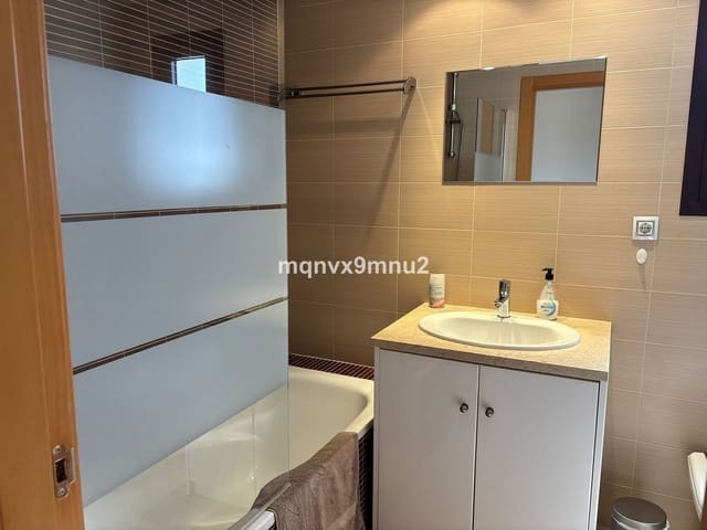 Apartamento de 2 habitaciones en La Cala de Mijas, Mijas en venta con piscina - 360.000 € (Ref: 10062912)