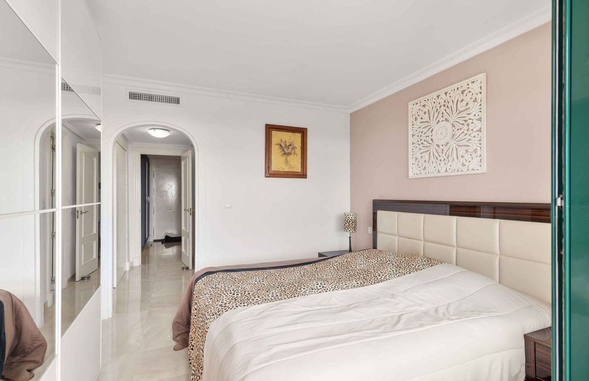 3 slaapkamer Appartement te koop in Cabopino met zwembad - € 749.000 (Ref: 10062914)