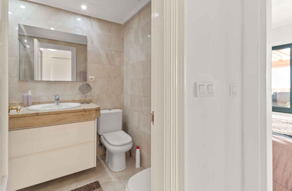 3 slaapkamer Appartement te koop in Cabopino met zwembad - € 749.000 (Ref: 10062914)