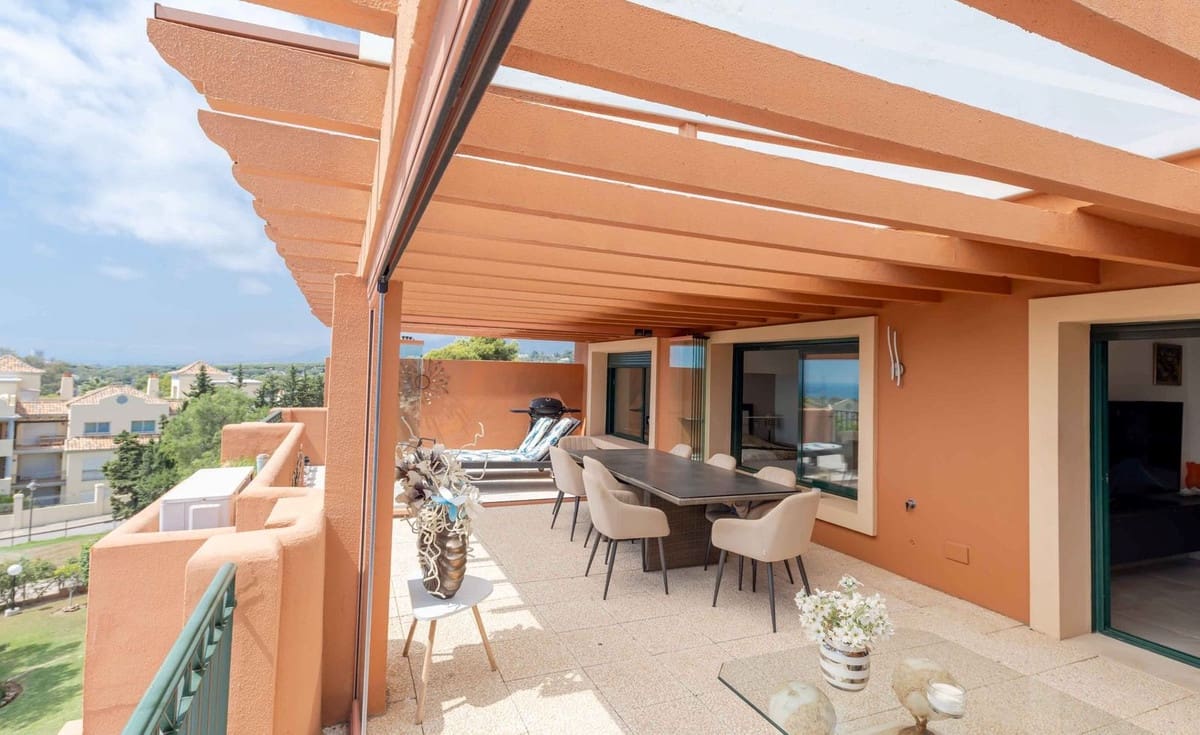 3 slaapkamer Appartement te koop in Cabopino met zwembad - € 749.000 (Ref: 10062914)