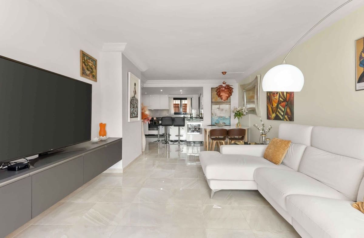 3 slaapkamer Appartement te koop in Cabopino met zwembad - € 749.000 (Ref: 10062914)
