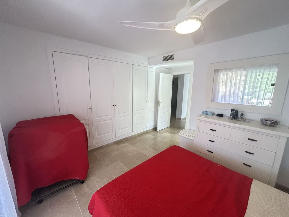 3 bedroom Apartment for sale in Calahonda with pool garage - € 345,000 (Ref: 10062915)
