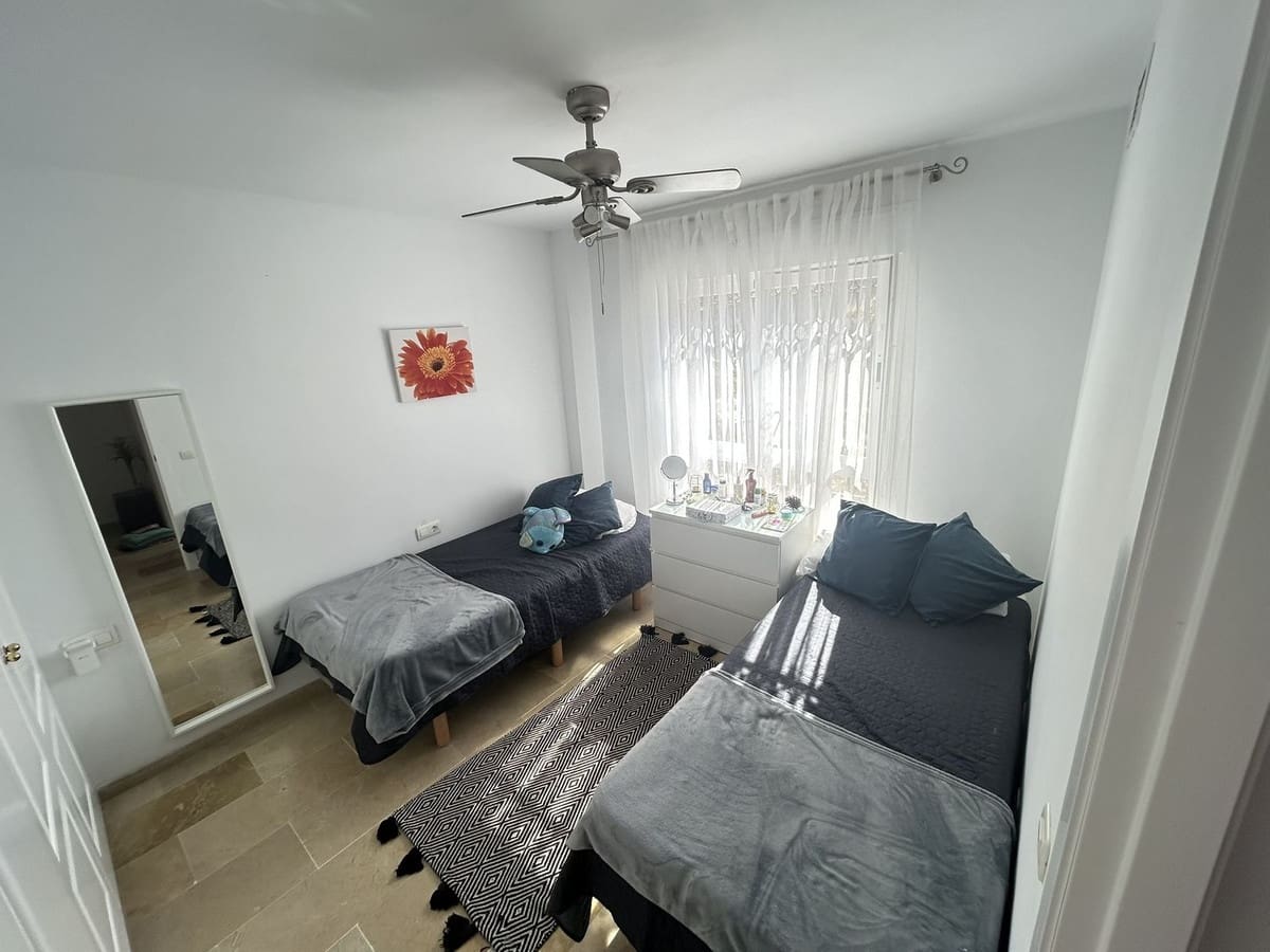 3 bedroom Apartment for sale in Calahonda with pool garage - € 345,000 (Ref: 10062915)