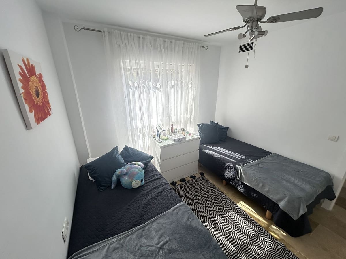 3 bedroom Apartment for sale in Calahonda with pool garage - € 345,000 (Ref: 10062915)