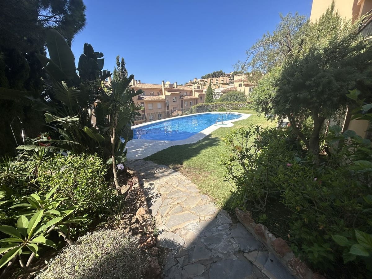 3 bedroom Apartment for sale in Calahonda with pool garage - € 345,000 (Ref: 10062915)